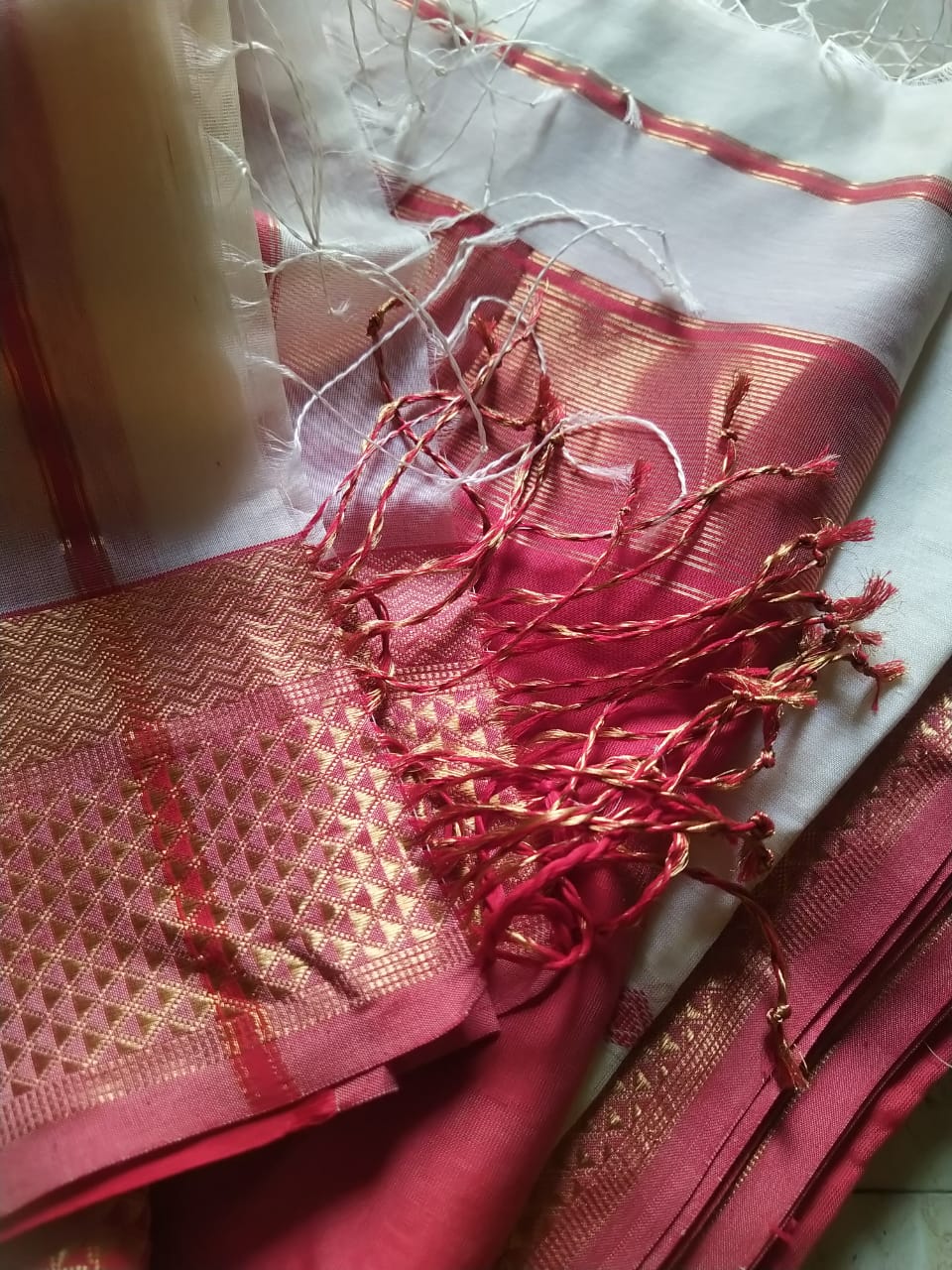 Laal Kinaar Silk Cotton Maheshwari Saree