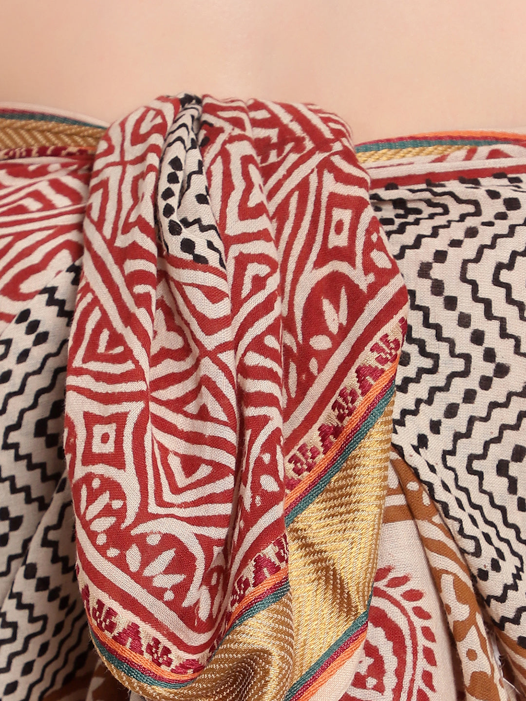 Vaagmi World Sarong With Zari Border