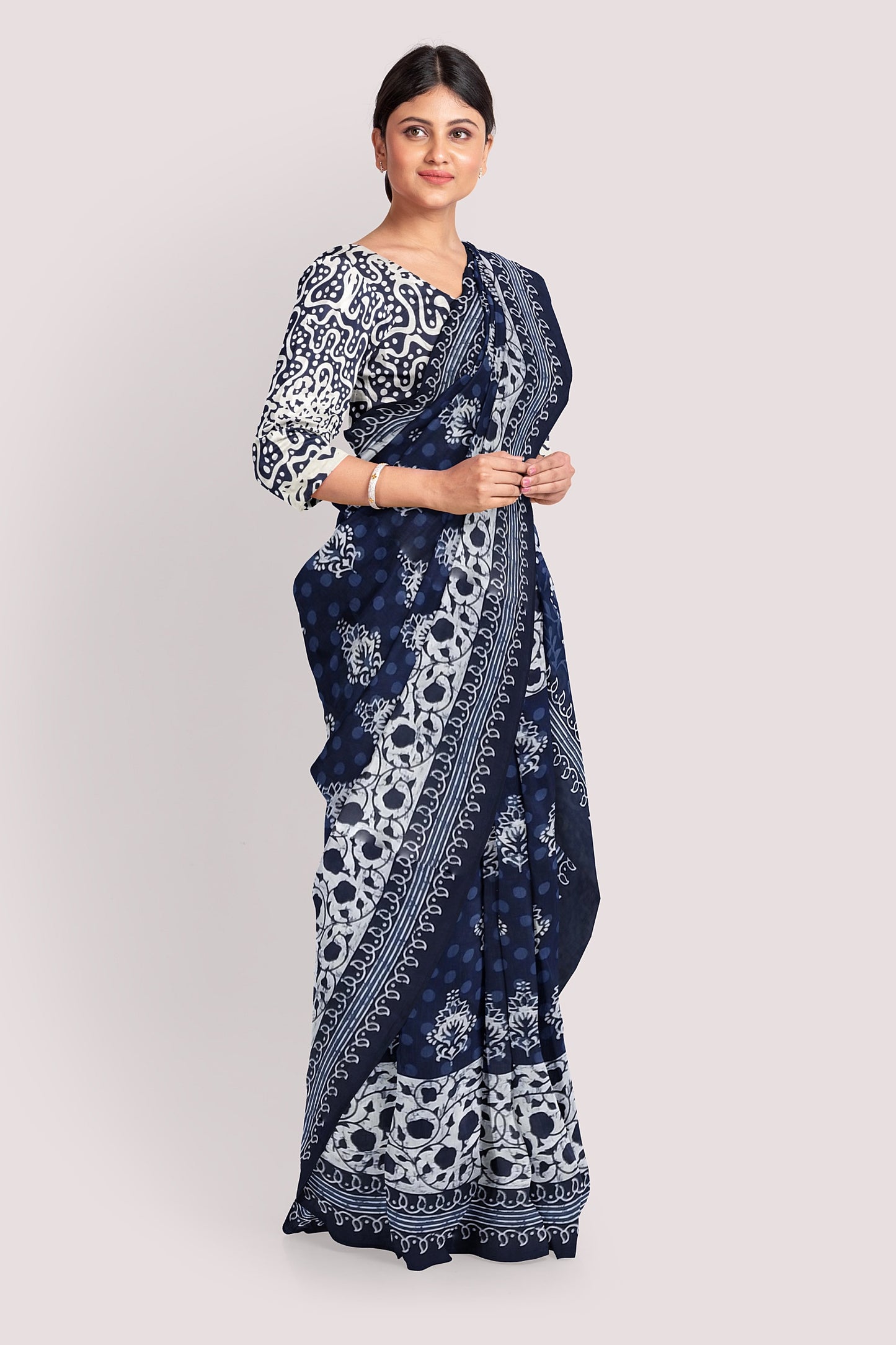 VAAGMI WORLD HANDBLOCK PRINTED INDIGO MUL COTTON SAREE