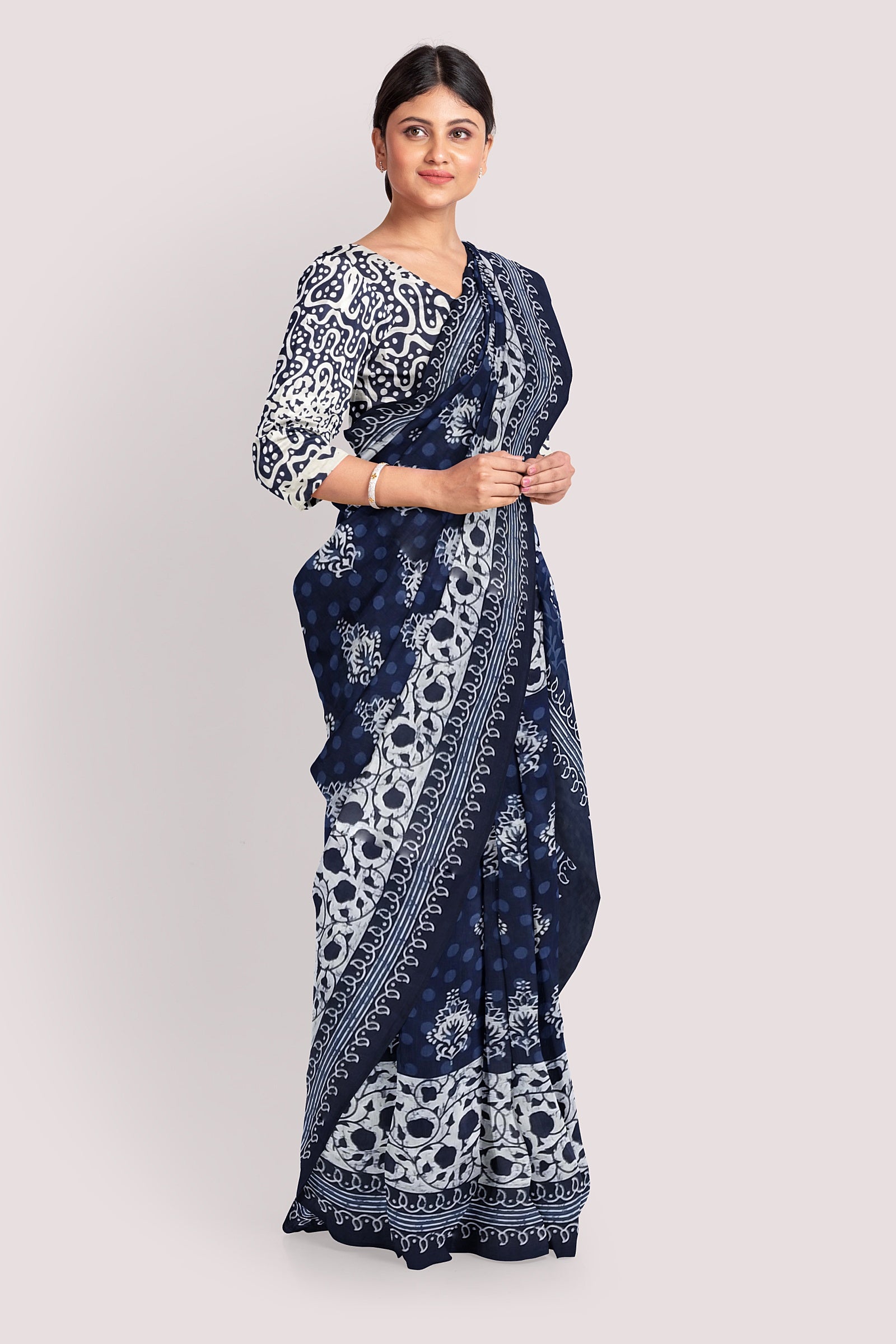 VAAGMI WORLD HANDBLOCK PRINTED INDIGO MUL COTTON SAREE