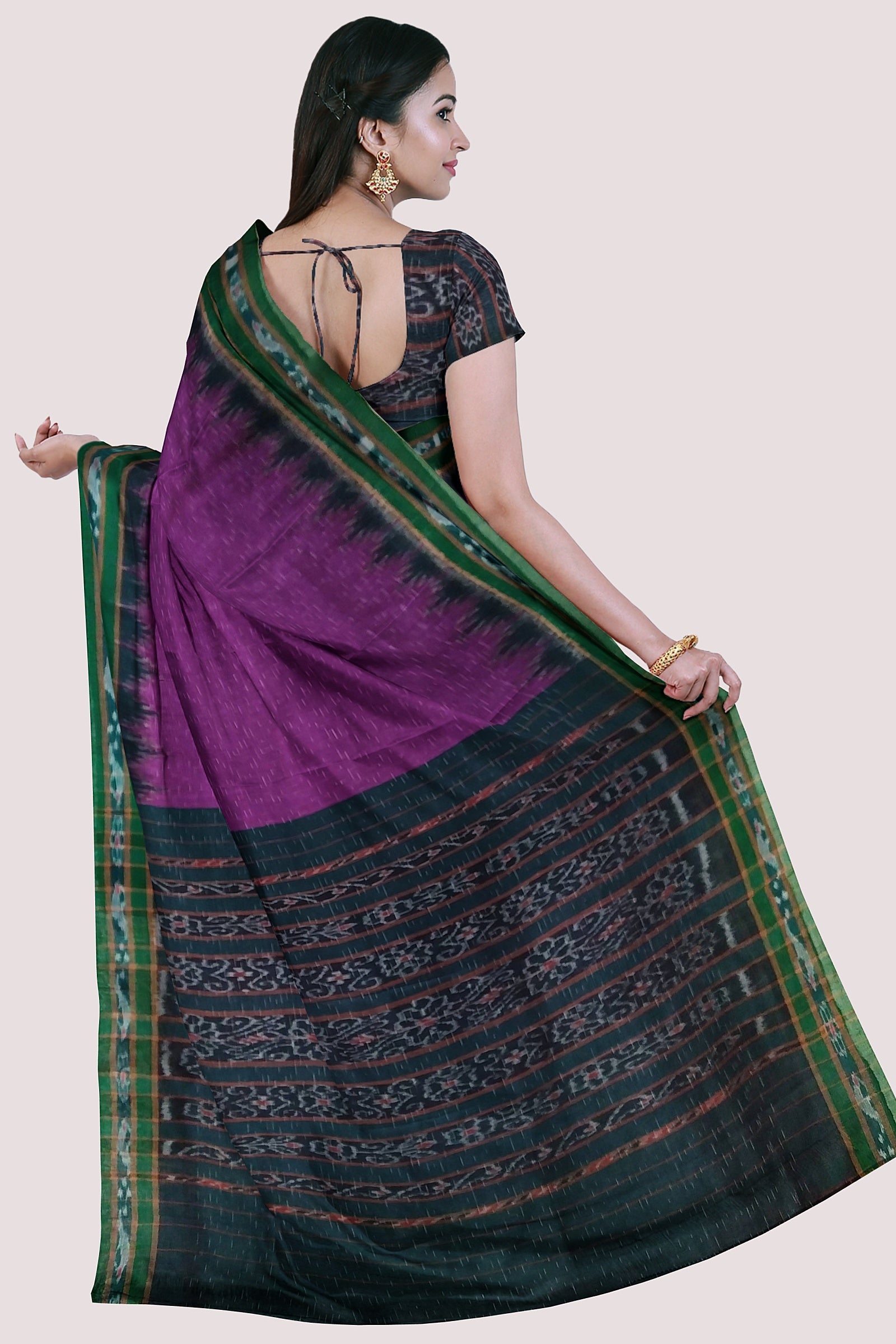 VAAGMI WORLD IKKAT SOFT PURE COTTON HANDWOVEN SAREE