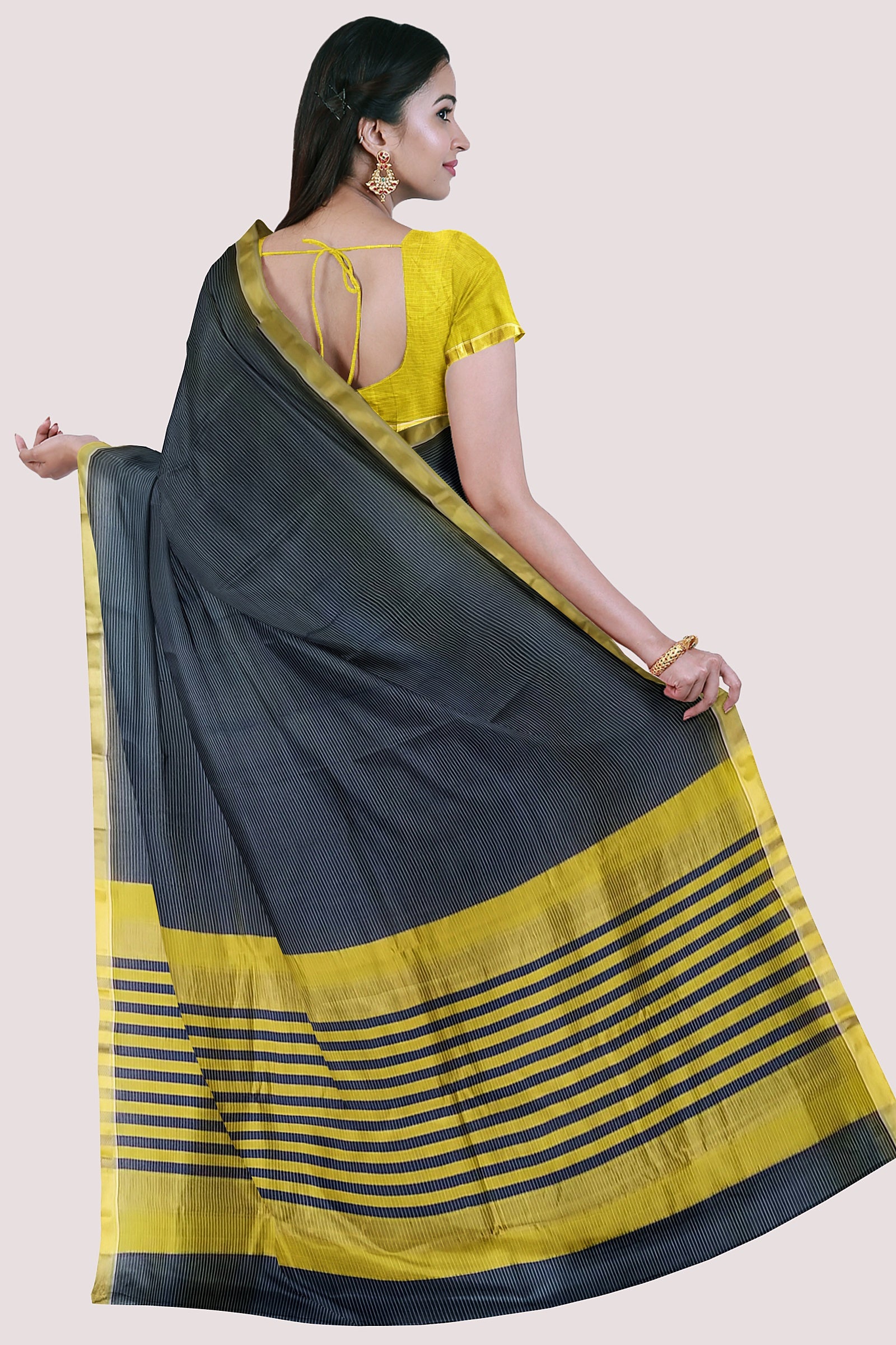 Rehwa Navy Blue Silk Cotton Maheshwari Handloom Saree