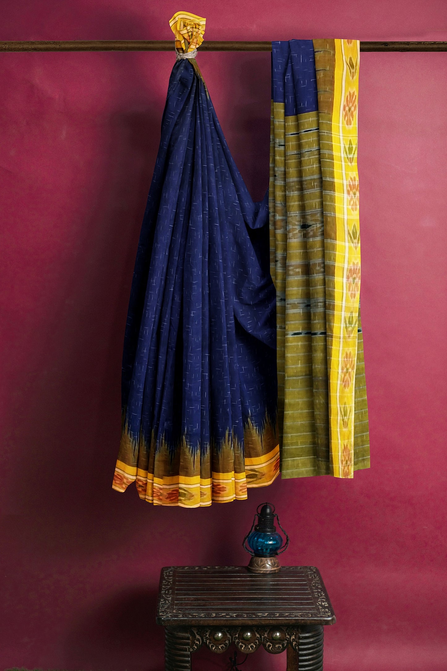 VAAGMI WORLD IKKAT SOFT PURE COTTON HANDWOVEN SAREE