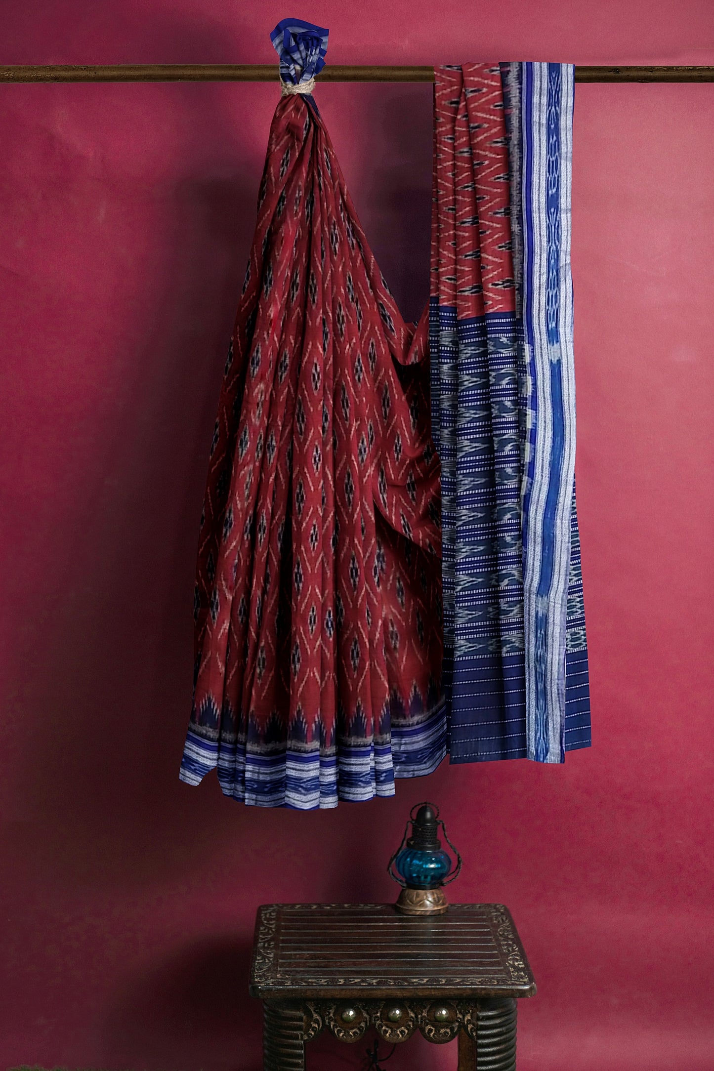 VAAGMI WORLD Ikkat handloom Saree