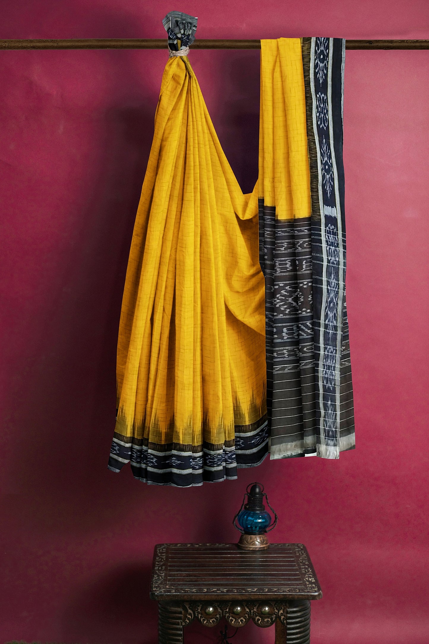 VAAGMI WORLD IKKAT PURE COTTON HANDWOVEN SAREE