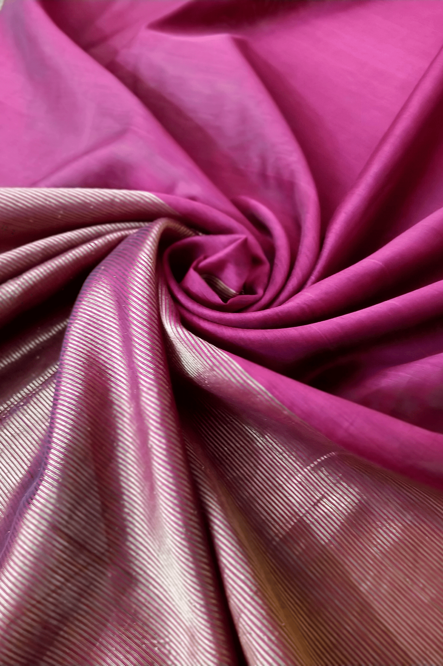 Vaagmi Exclusive Magenta Pink Silk Cotton Maheshwari Saree