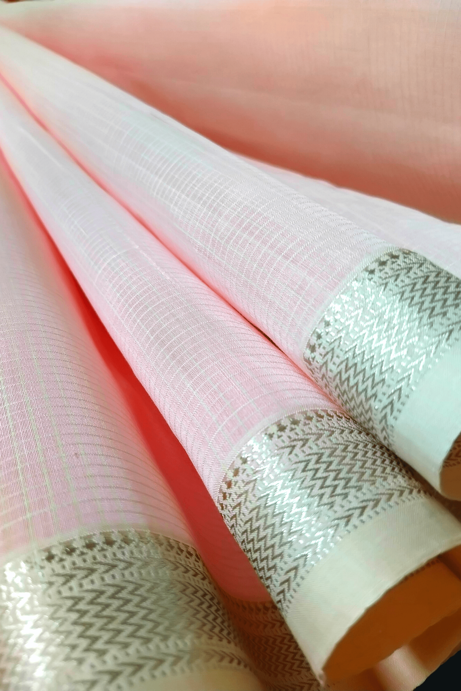 Vaagmi Exclusive Peach Pink Silk Cotton Maheshwari Saree