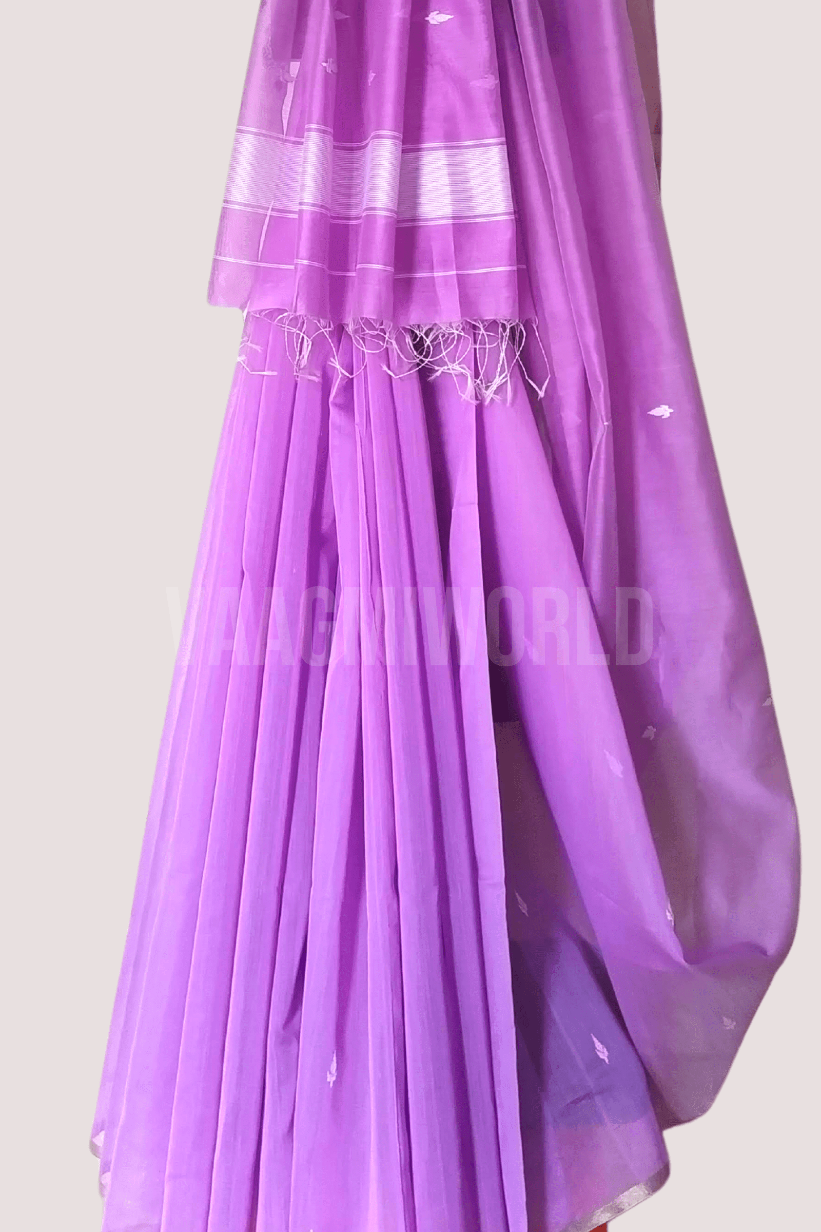 Vaagmi Exclusive Lavender Maheshwari Silk Cotton Saree With Cotton Motifs