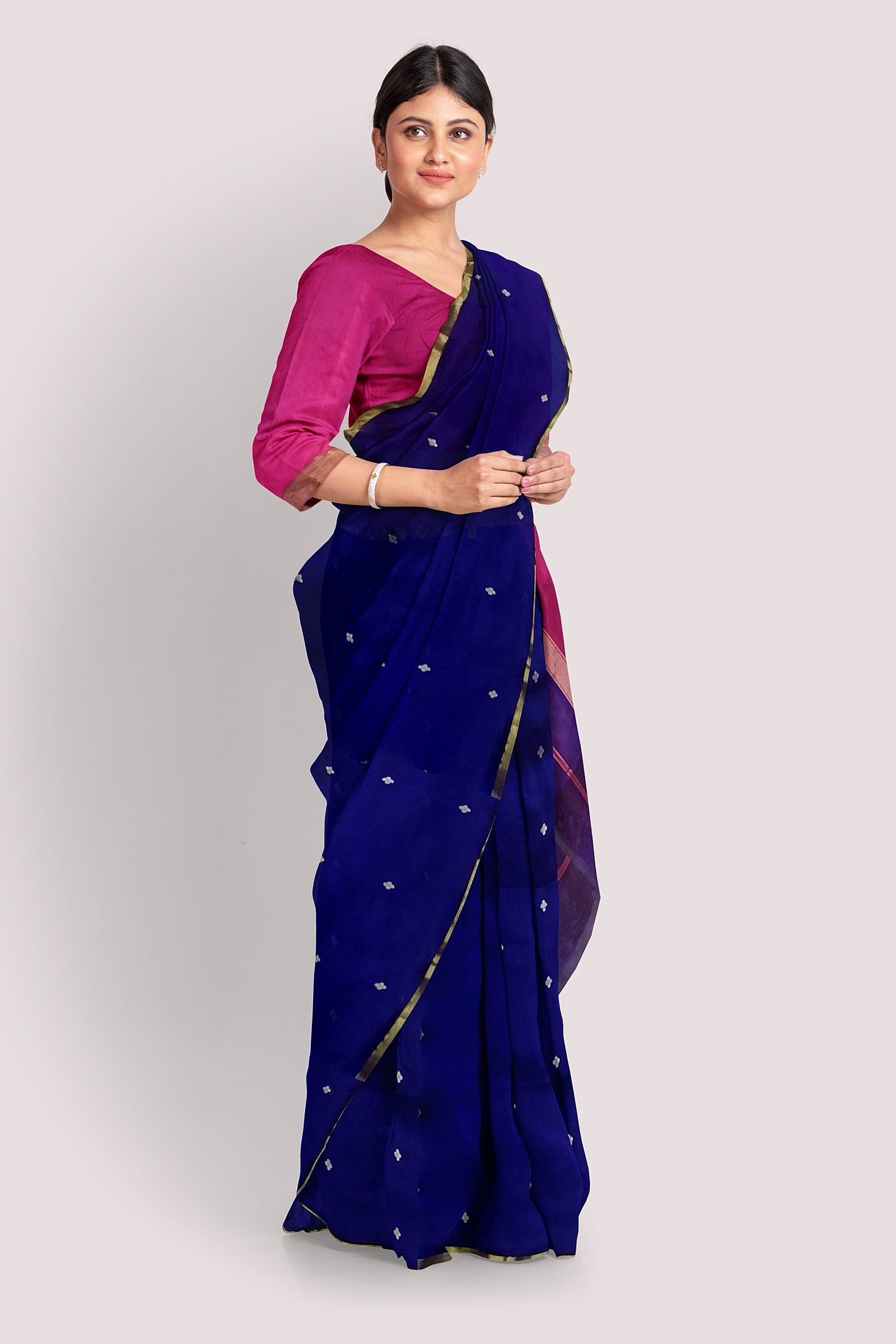 Vaagmi Exclusive Blue And Magenta Silk Cotton Maheshwari Saree