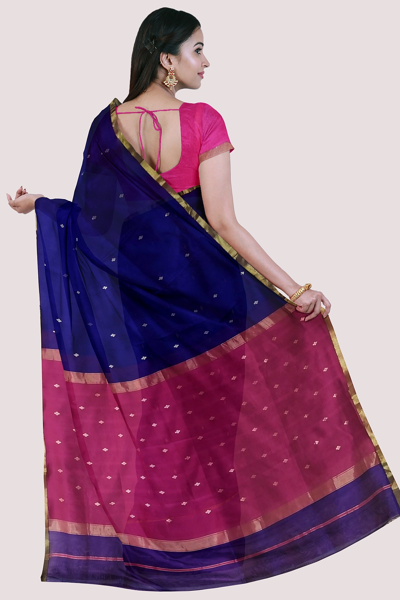 Vaagmi Exclusive Blue And Magenta Silk Cotton Maheshwari Saree