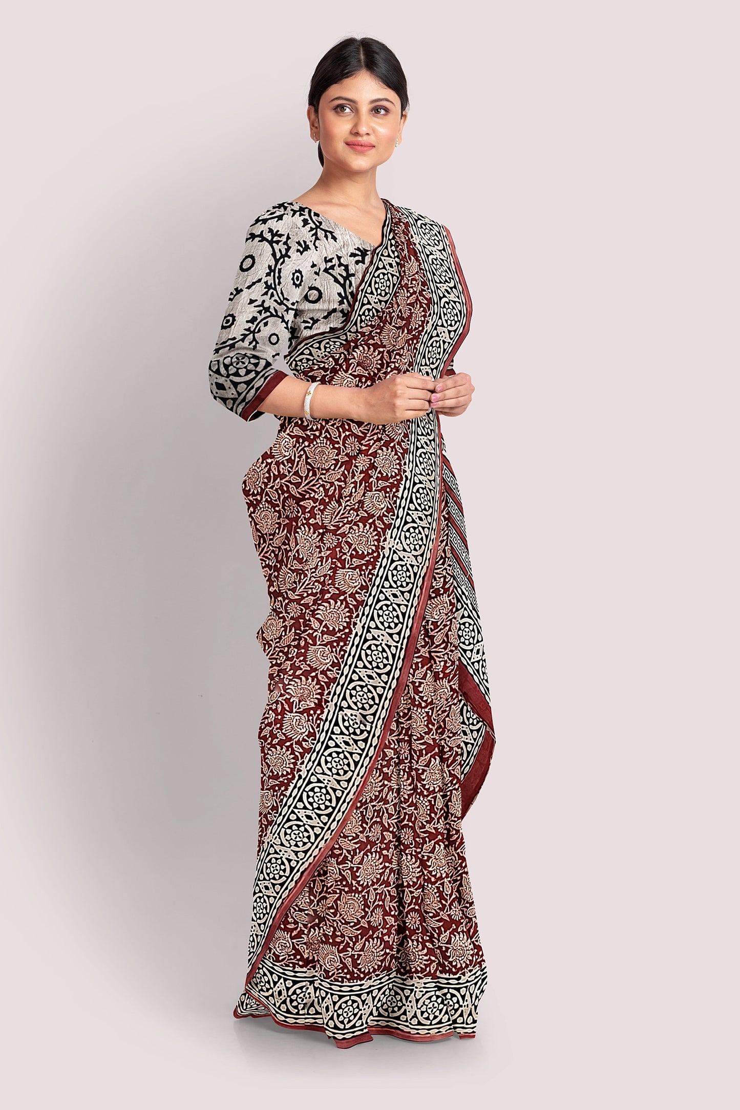 VRUSHTI Block Printed Mul Cotton Saree