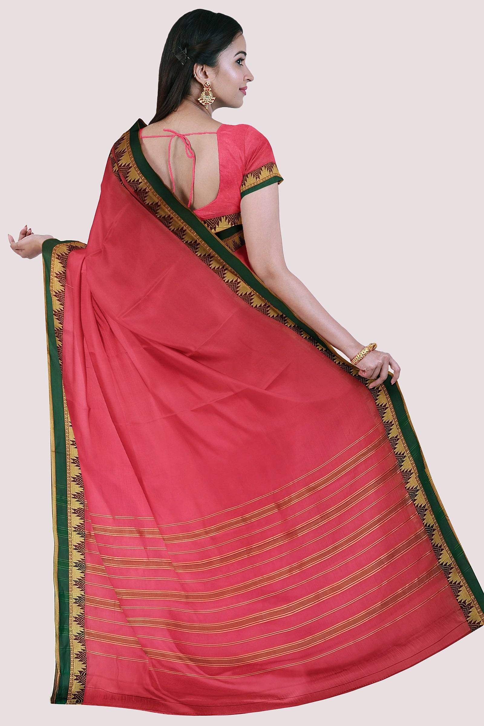 Utsav Fashion Womens Woven Pure South Cotton Saree In Red in Ranchi at best  price by Zaib Rafat Garments Pvt Ltd - Justdial